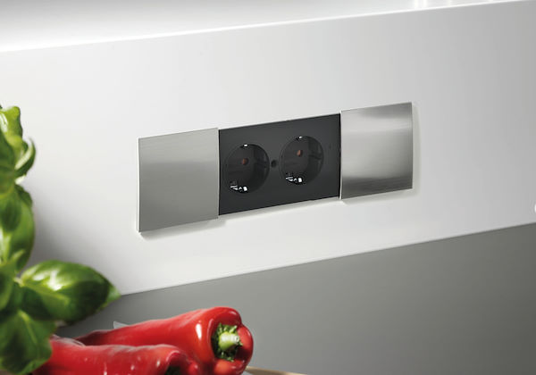 Cip-Cip, Regleta de enchufes de encastre