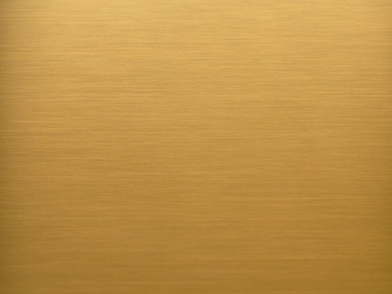 The colours of steel, Gold, surfaces that embellish the kitchen