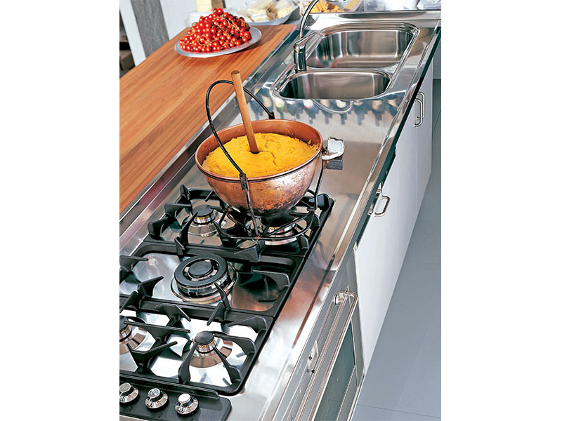 1986: Tailored space