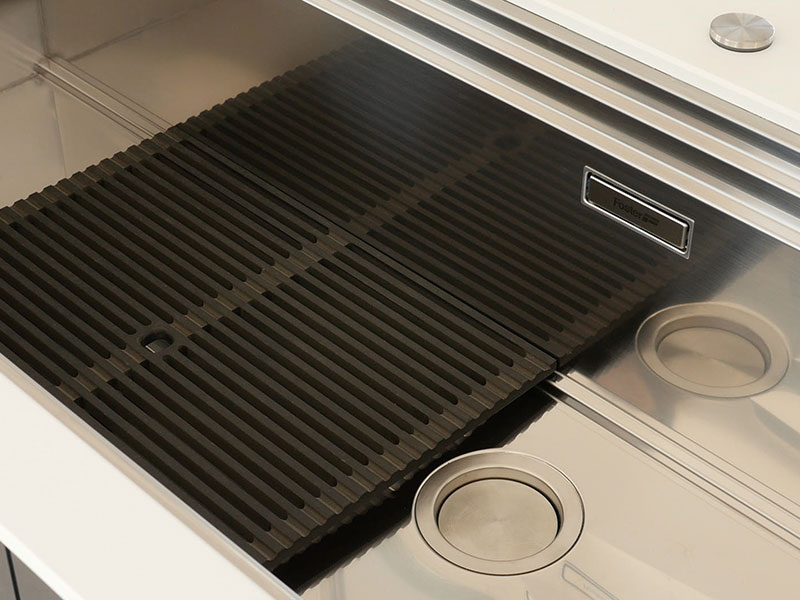 Ottieni il gocciolatoio perfetto con le griglie black Foster 