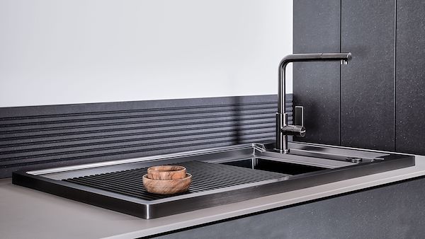 OUTLINE H25 - PVD GUN METAL