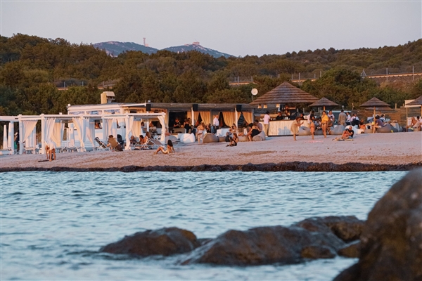 Foster e Zero Barriere presentano la collezione outdoor luxury di Foster