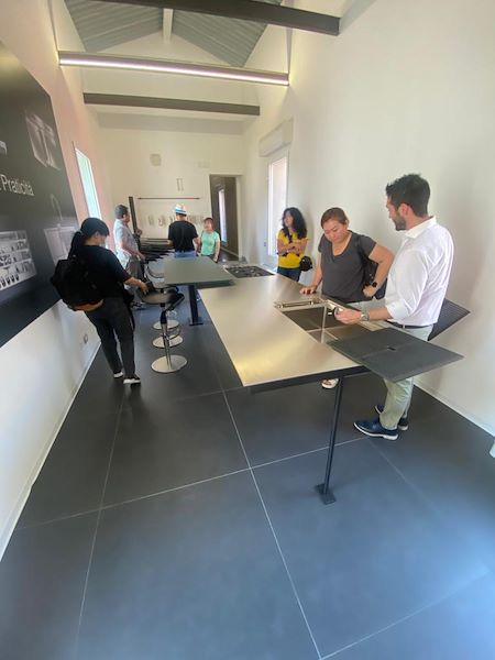 L'Indonesia visita Foster