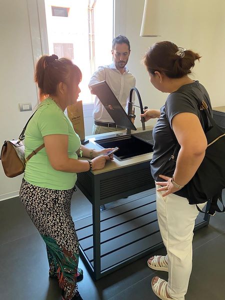 L'Indonesia visita Foster