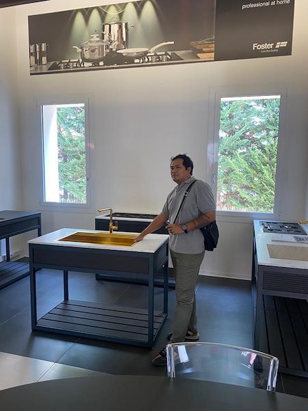 L'Indonesia visita Foster