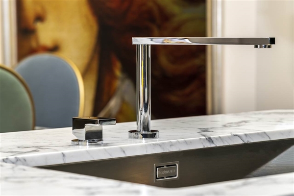 De Brescello à Thong Lo