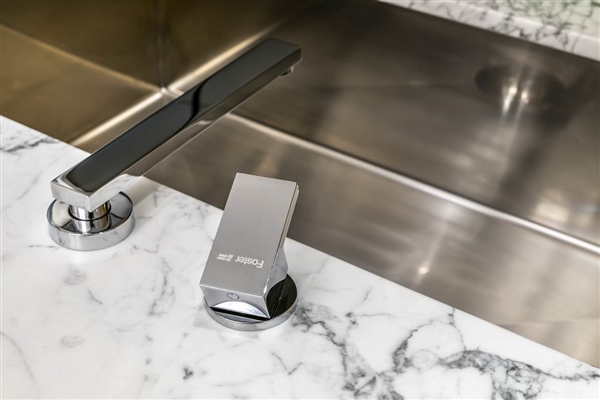 Da Brescello a Thong Lo