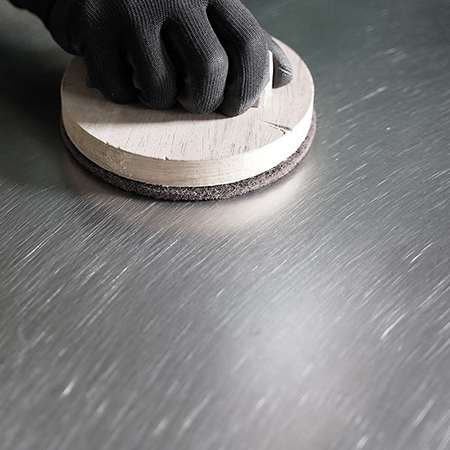 Equilibrio entre mano y máquina.