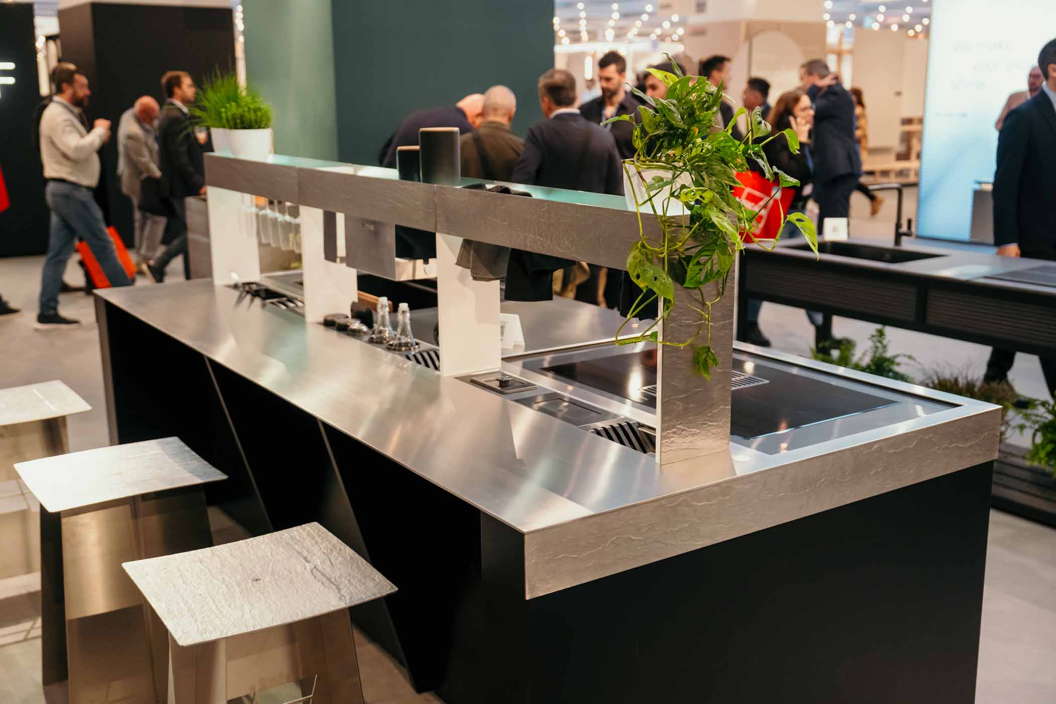 The equipped island: design and sustainability