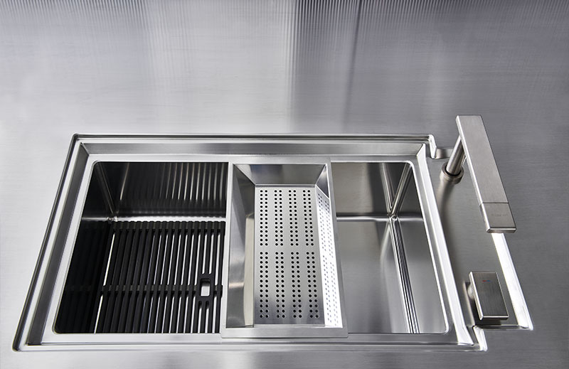 Preziosi intarsi nell'acciaio 