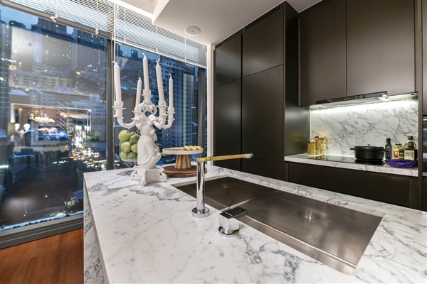 Desde Brescello hasta Thong Lo