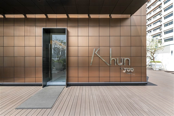 Desde Brescello hasta Thong Lo