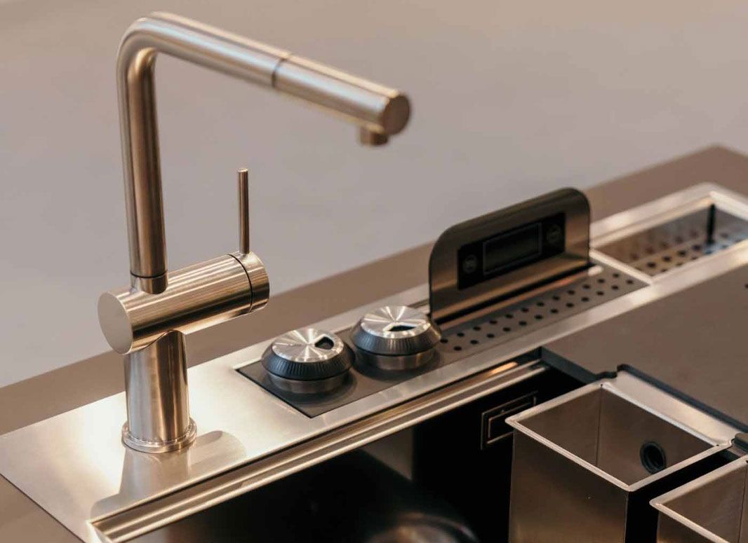 WASHING AREA: THE TRUE STAR